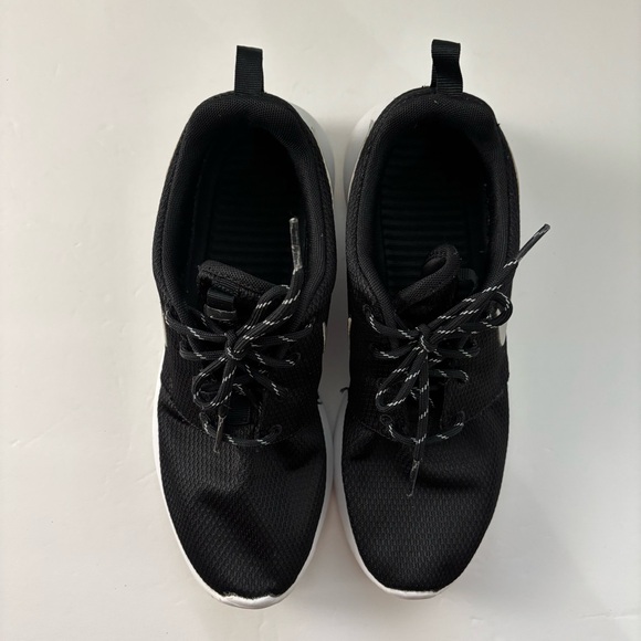 Nike Womens Roshe One 844994-002 Black Running Shoes Sneakers Size 10 - Picture 8 of 12